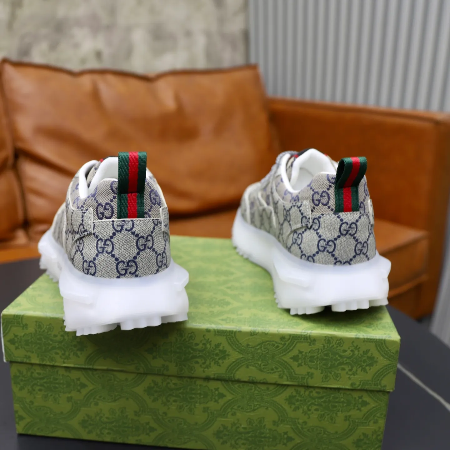 Men's shoes: 462💰🙅‍♂️🙅‍♂️🙅‍♂️ Brand: GUCCI Standard code: 38-44 (45 customized) Grade: Same as the official website Material: Original leather splicing Comfortable and breathable lining Original wear-resistant outsole Style category: Men's fashionable casual shoes Running sneakers Noble luxury brand elements Top luxury Color: actual picture color